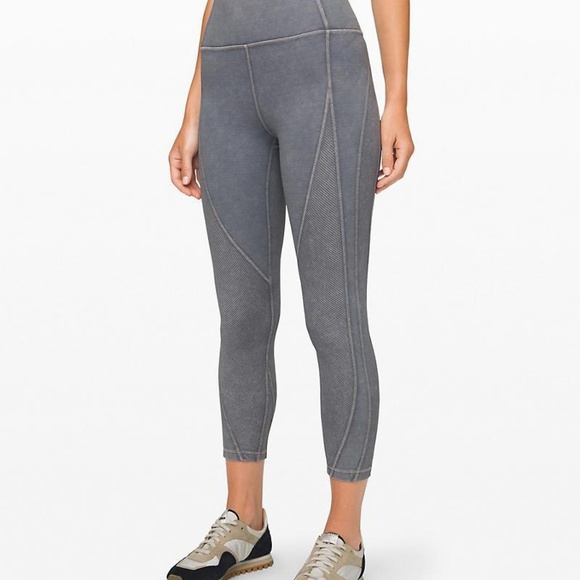 Lululemon Wunder Under Crop 23” Ribbed legging - Picture 2 of 2